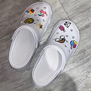 White clogs platform